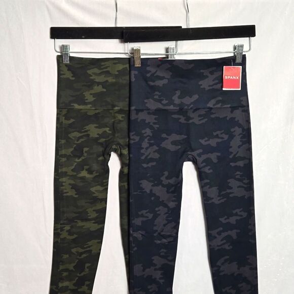 NWT.. SPANX.. camo black and green leggings.. - Picture 1 of 12
